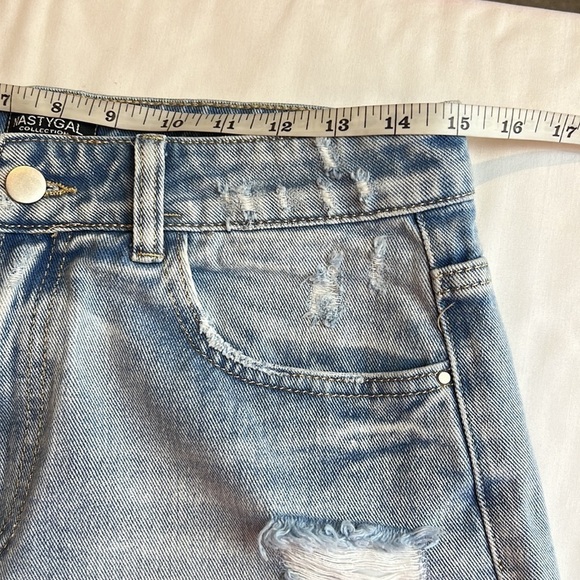NASTY-GAL collection high waist, distressed denim shorts size large New - Picture 6 of 8